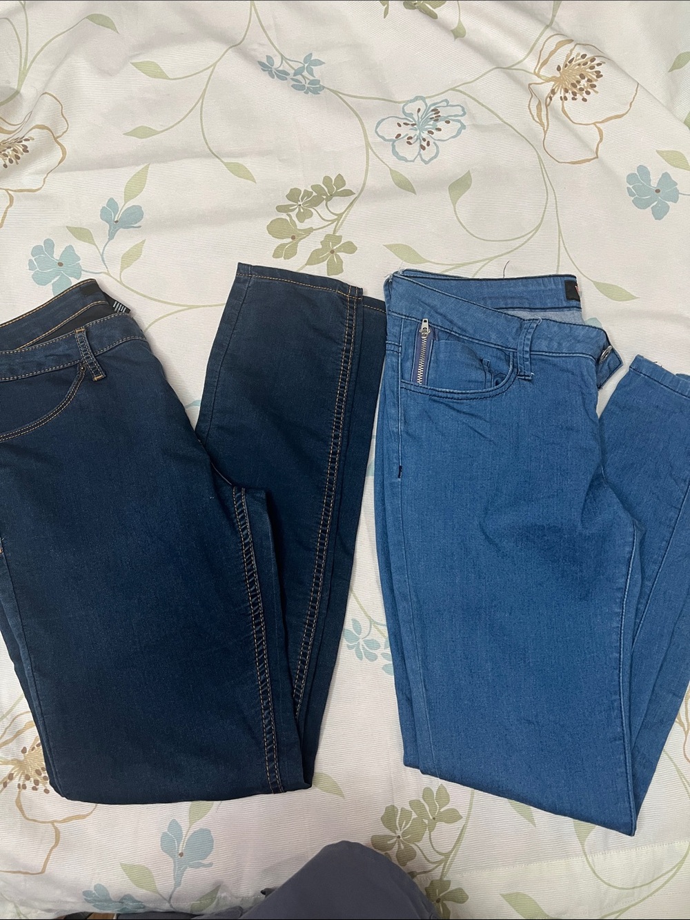 Women’s Classic Jeans - Dark Indigo & Light Blue